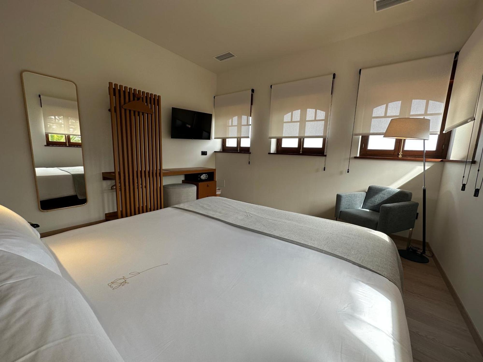 Hotel El Rosal De Cudillero Bagian luar foto