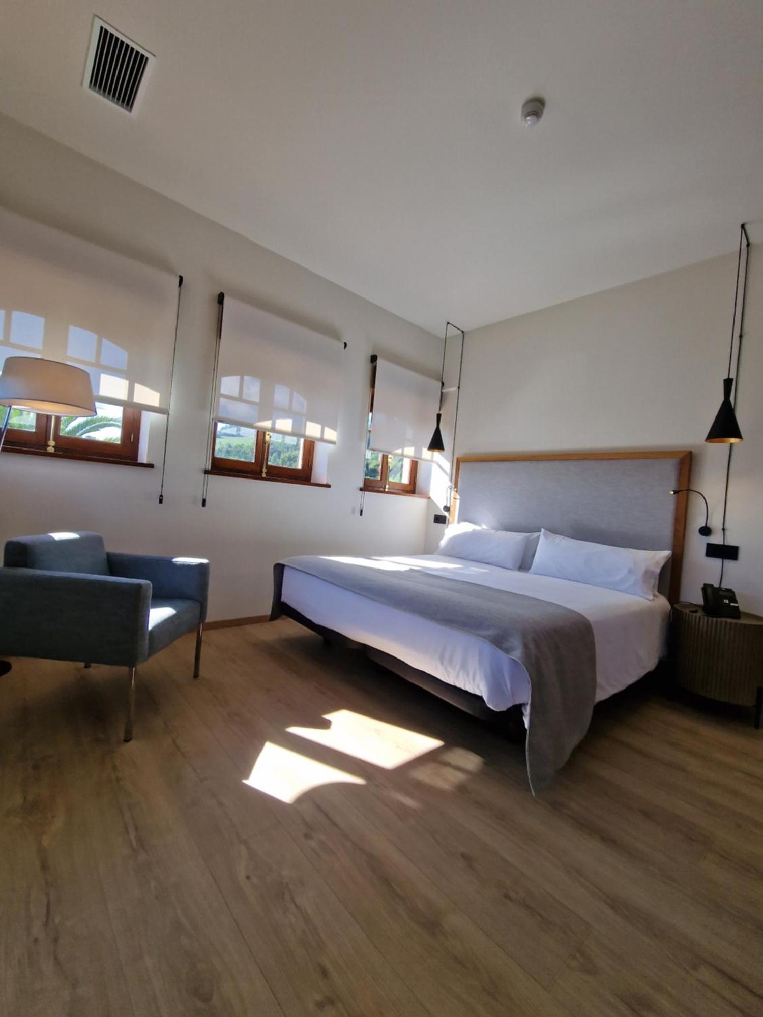 Hotel El Rosal De Cudillero Bagian luar foto
