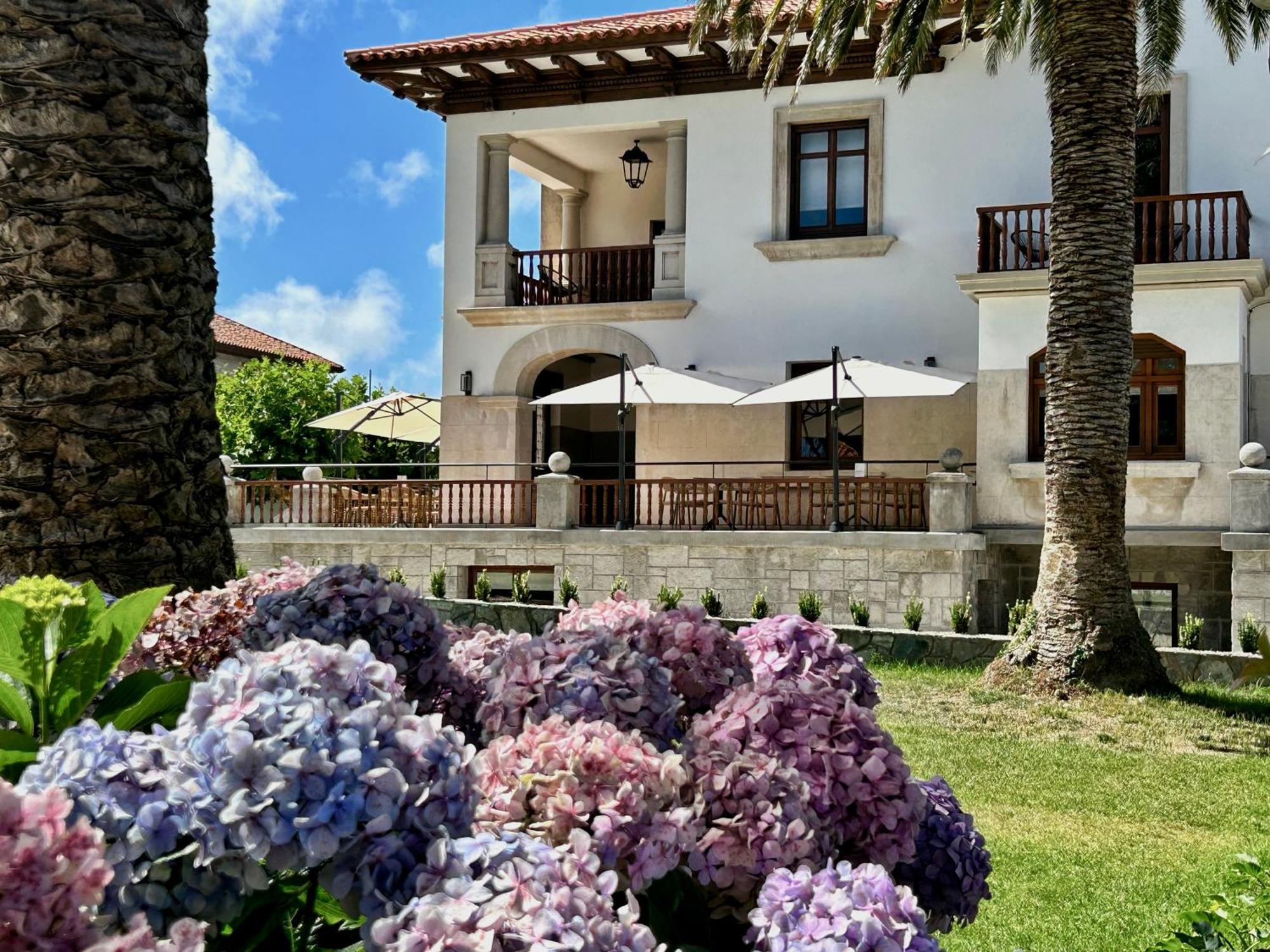 Hotel El Rosal De Cudillero Bagian luar foto