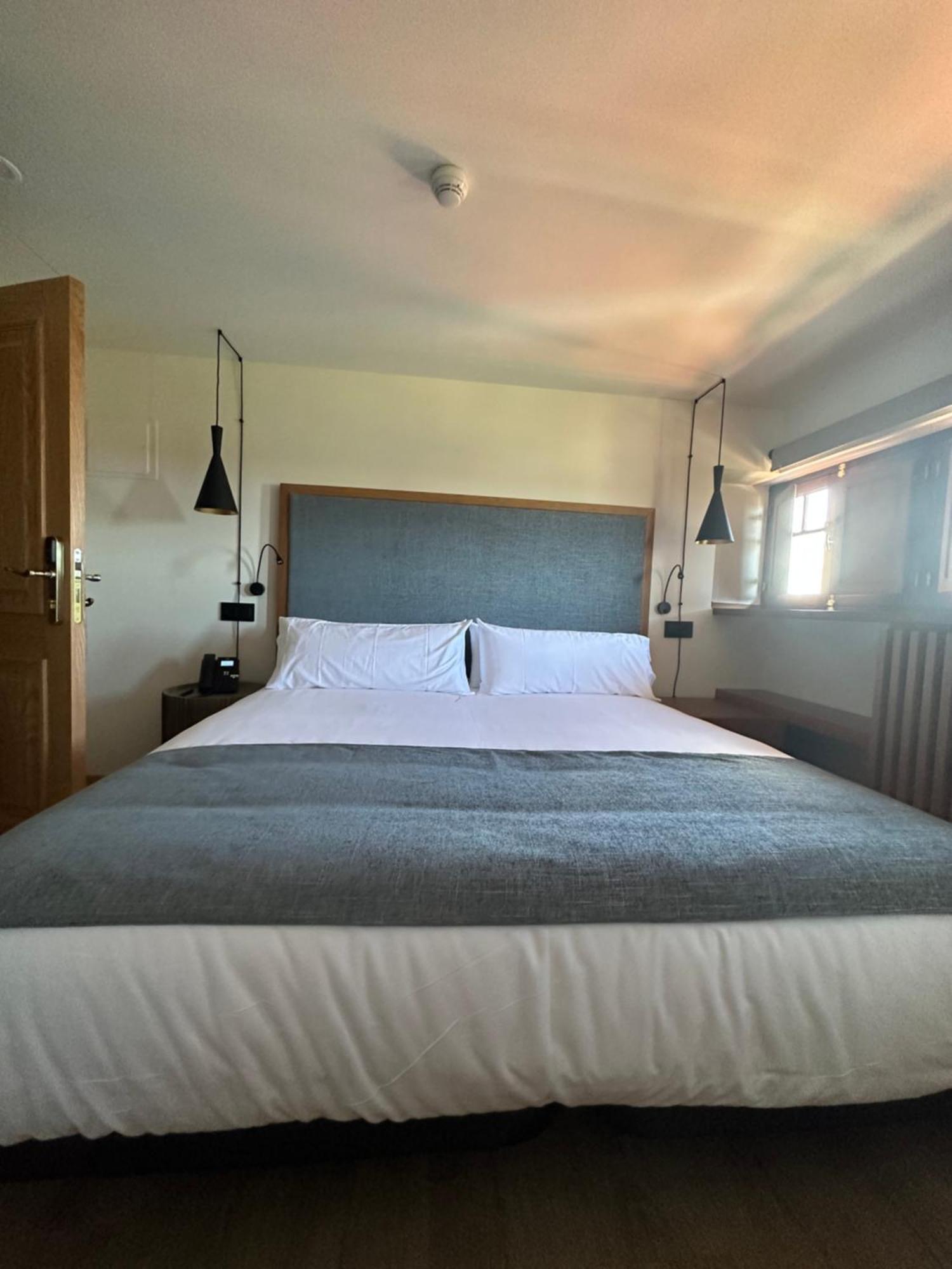 Hotel El Rosal De Cudillero Bagian luar foto