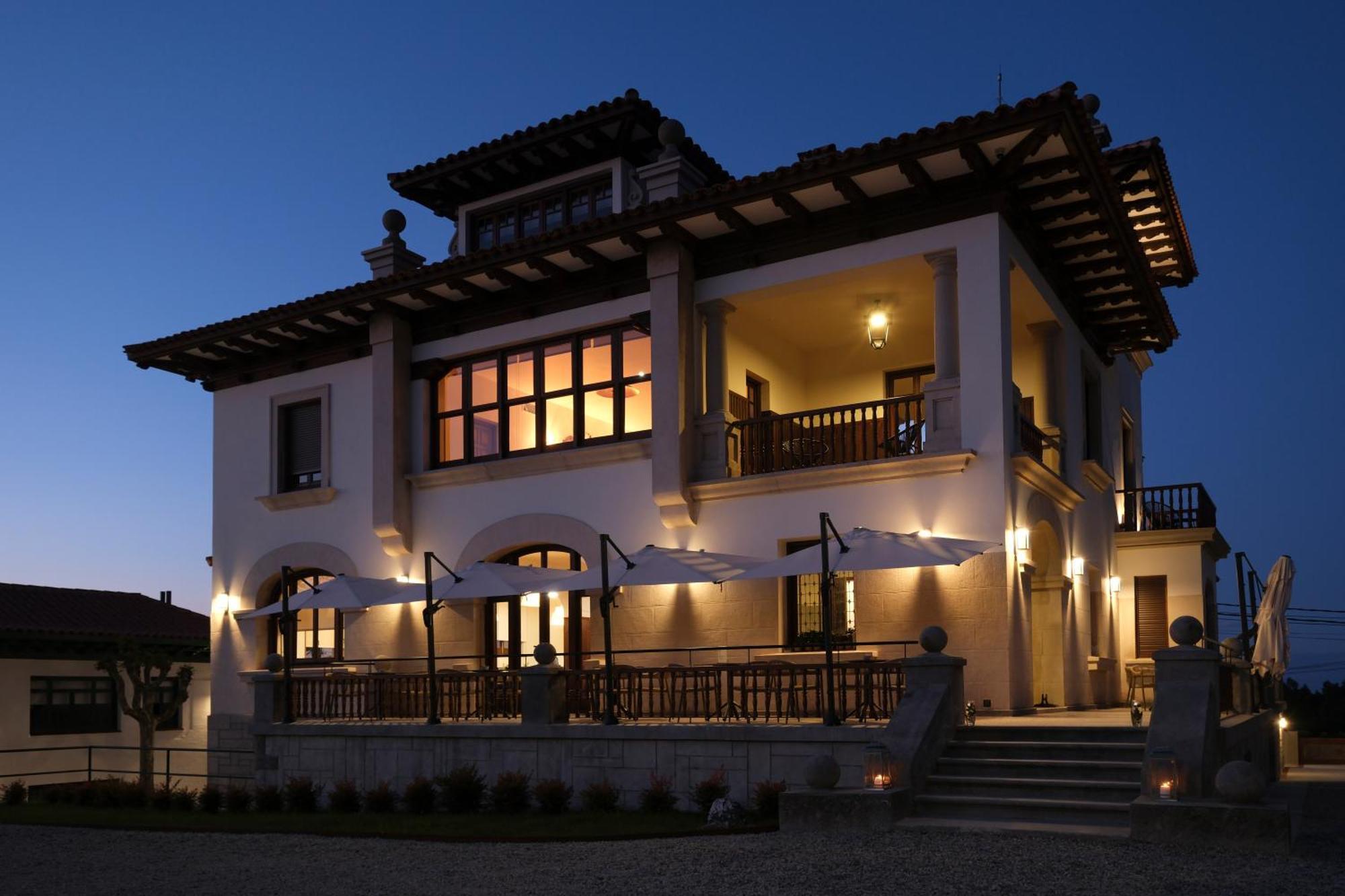 Hotel El Rosal De Cudillero Bagian luar foto