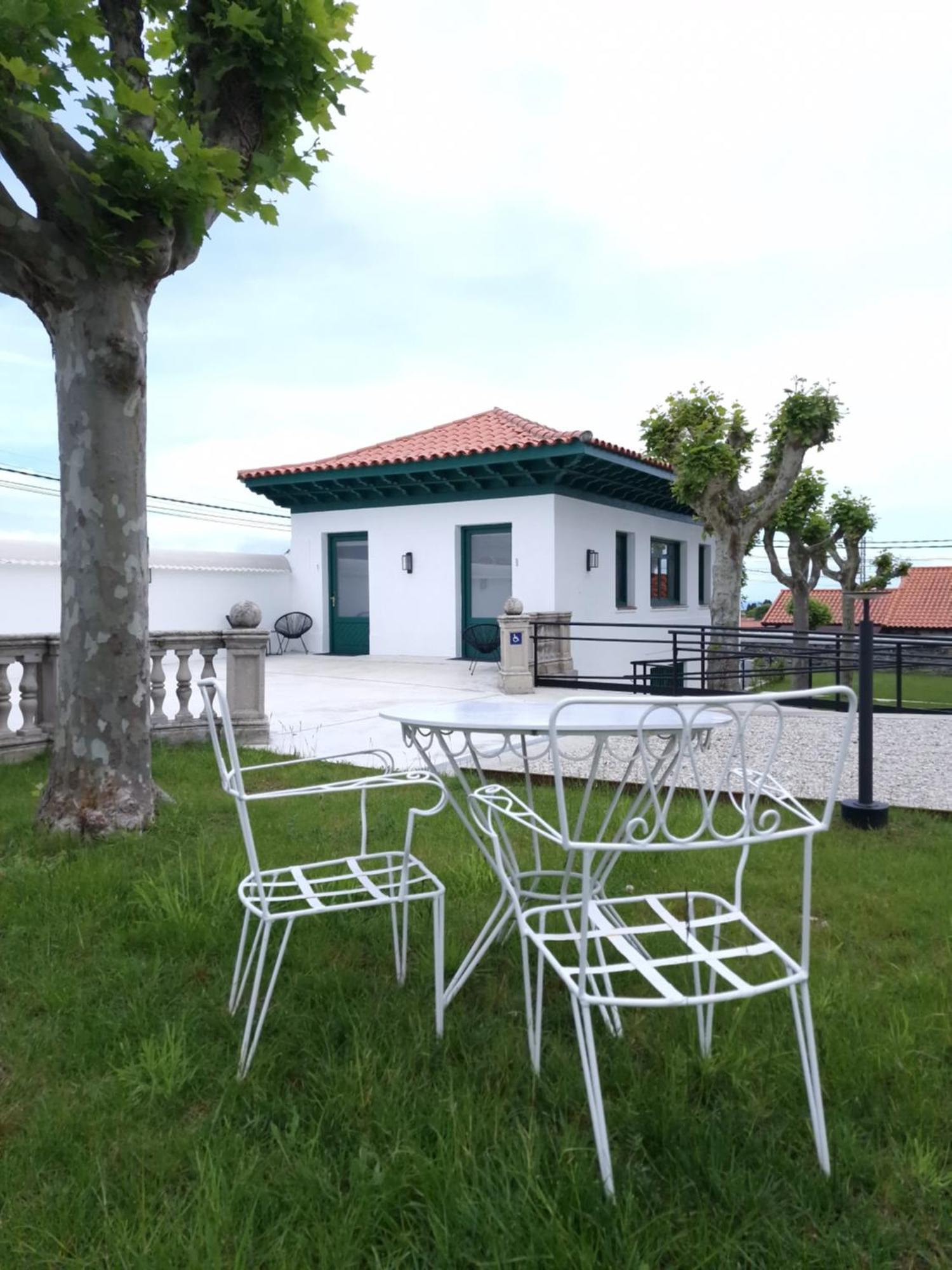 Hotel El Rosal De Cudillero Bagian luar foto